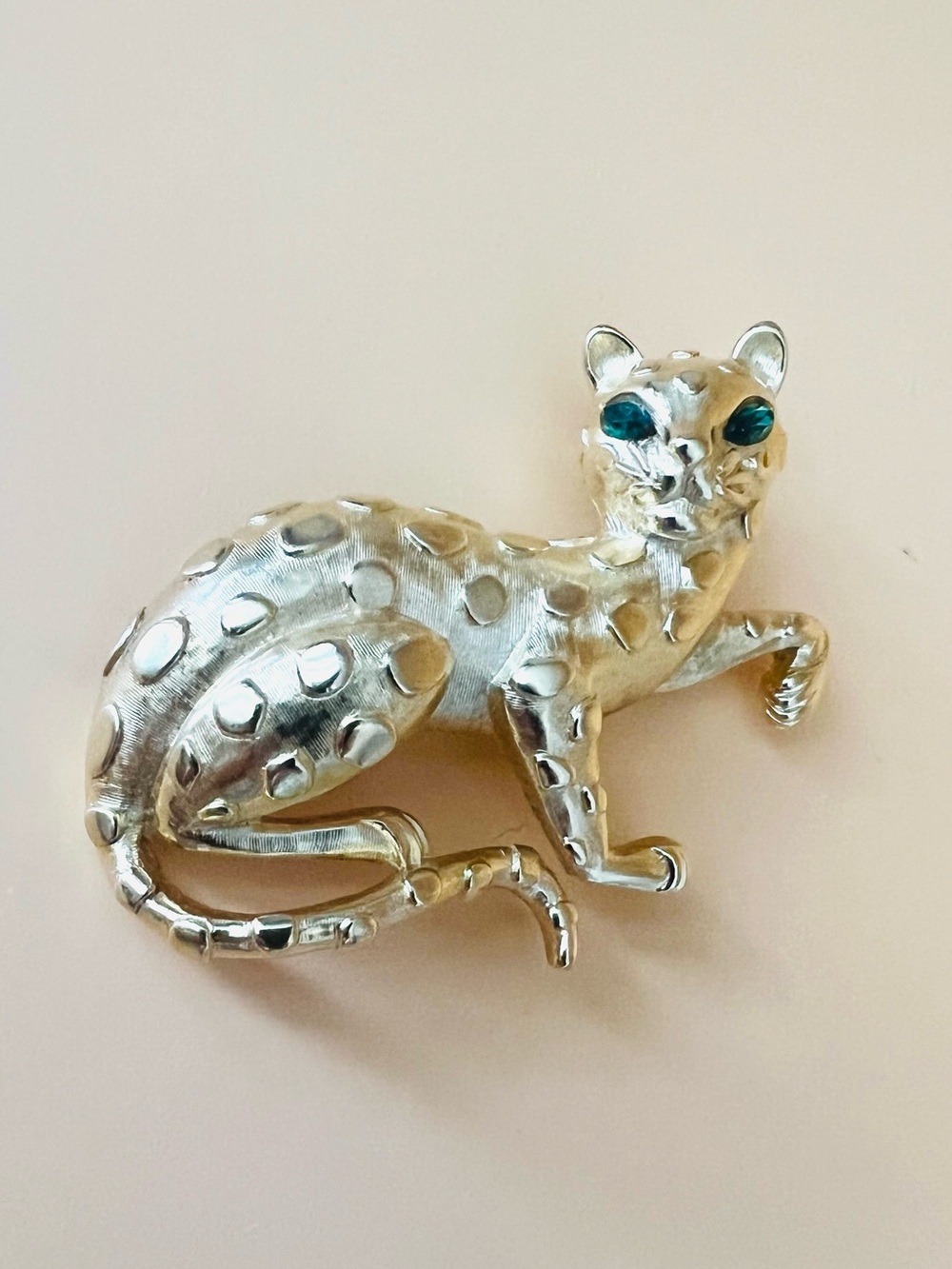 Vintage Trifari Gold Cat Brooch